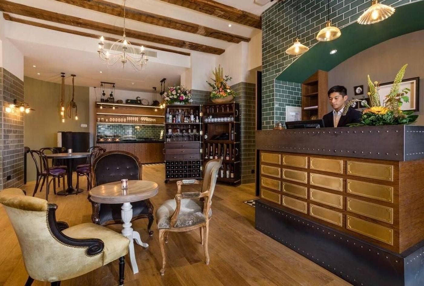 The-Hendrick-S-Hotel-Lobby-6