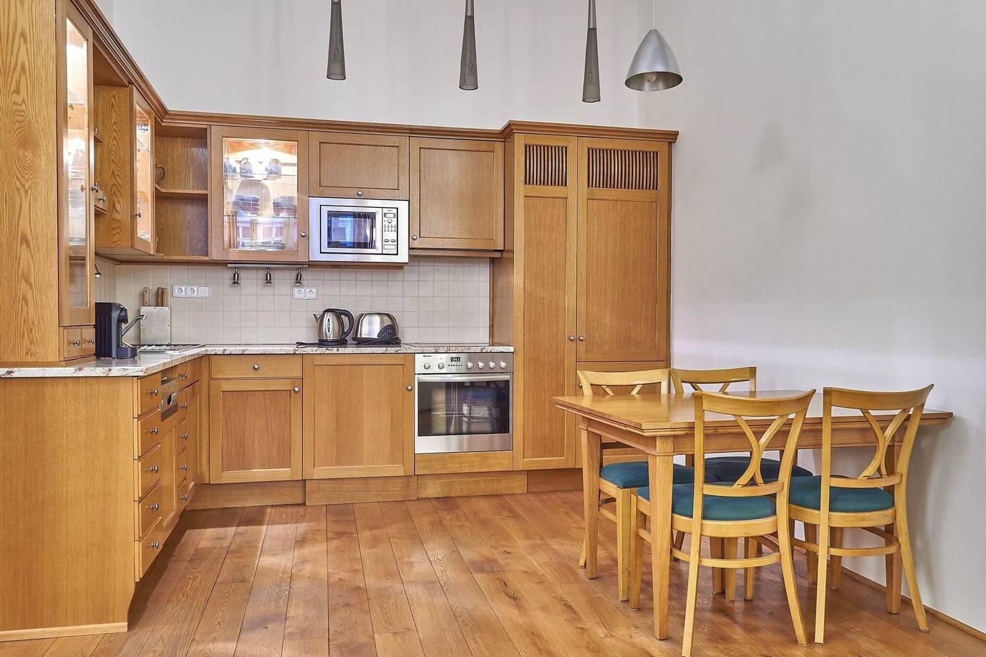 U-Tri-Pstrosu-Room-12