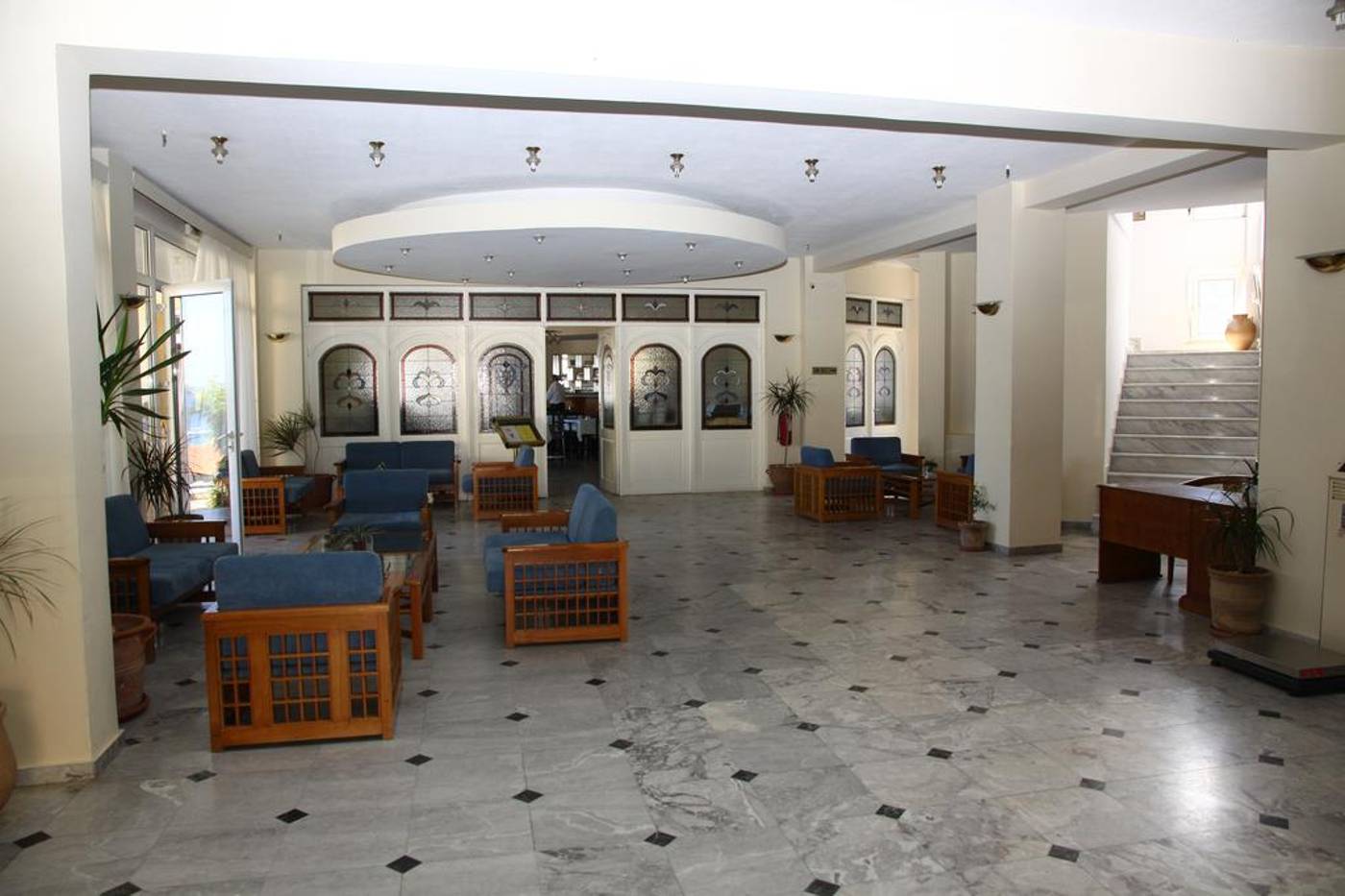 Alexander-House-Hotel-Lobby-21