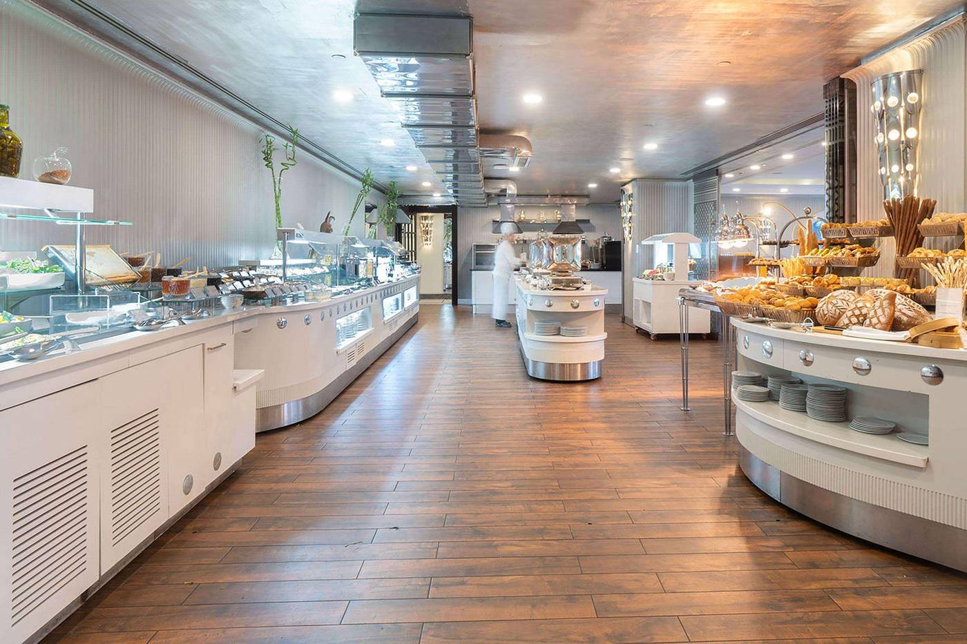 Wyndham-Grand-Istanbul-Kalamis-Marina-Hotel-Restaurant-30