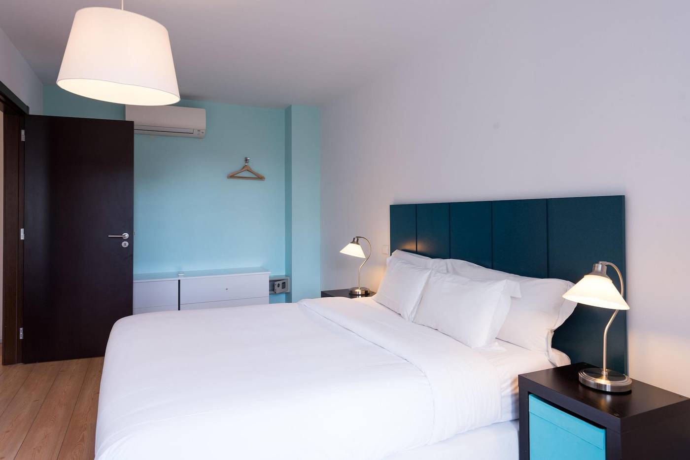 Alfama---Lisbon-Lounge-Suites-Room-27