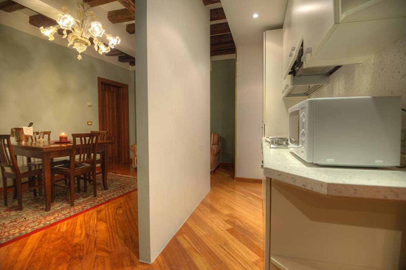 Ca--Dell-Arte-Suites-Room-9