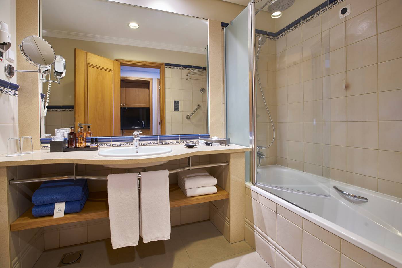 PortoBay-Santa-Maria---Adults-Only-Room-22