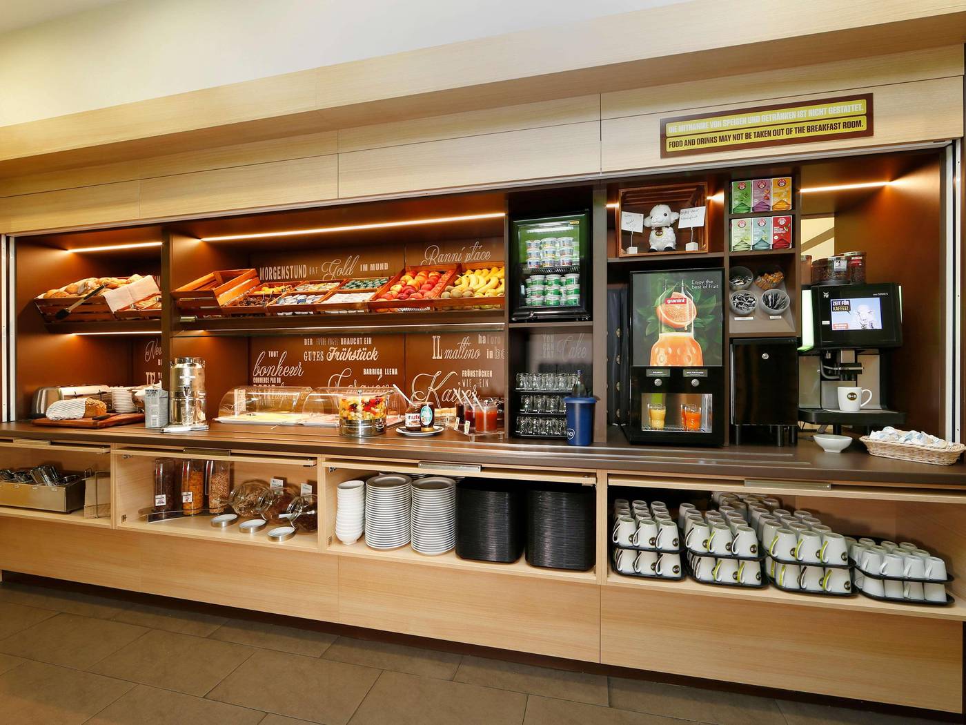 B-B-Hotel-Berlin-Potsdamer-Platz-Restaurant-29