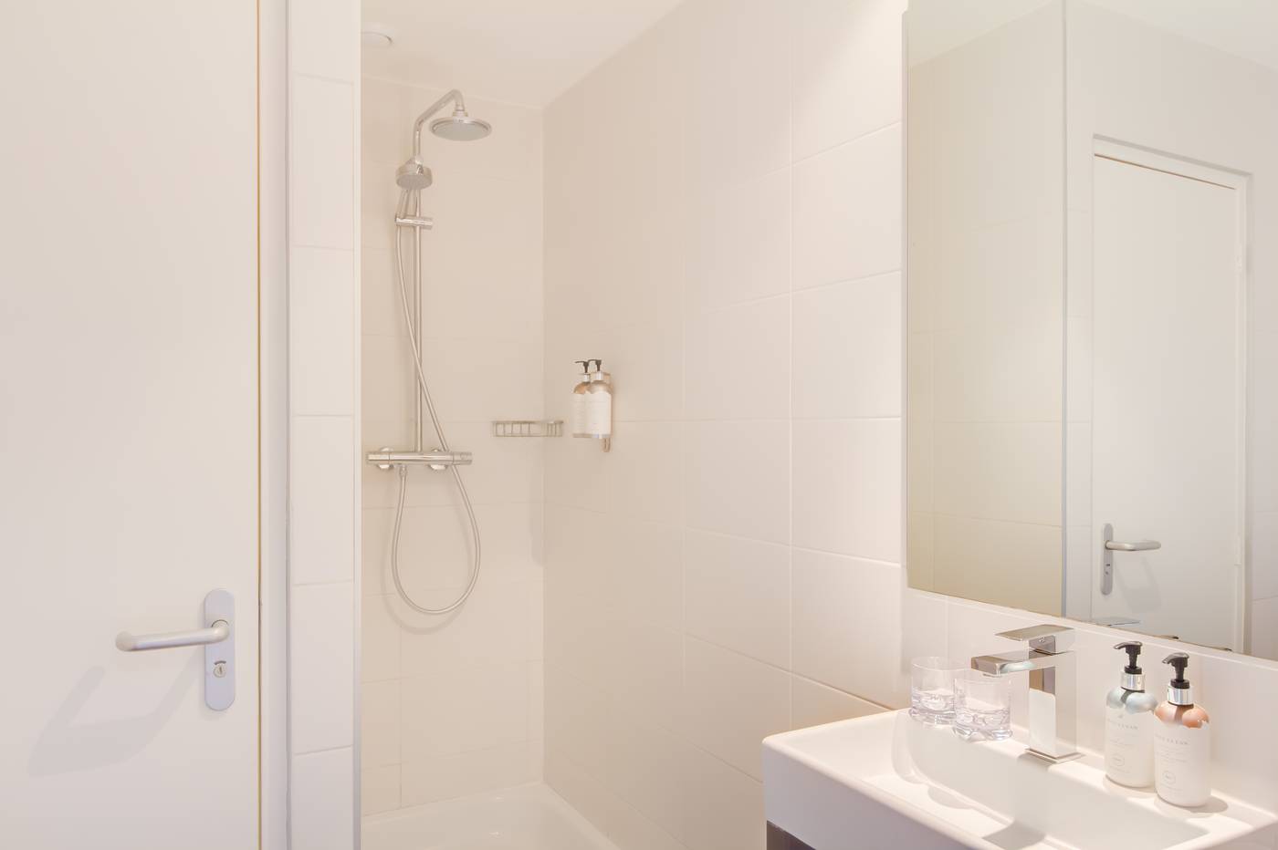 Max-Brown-Hotel-Museum-Square--part-of-Sircle-Collection-Room-24