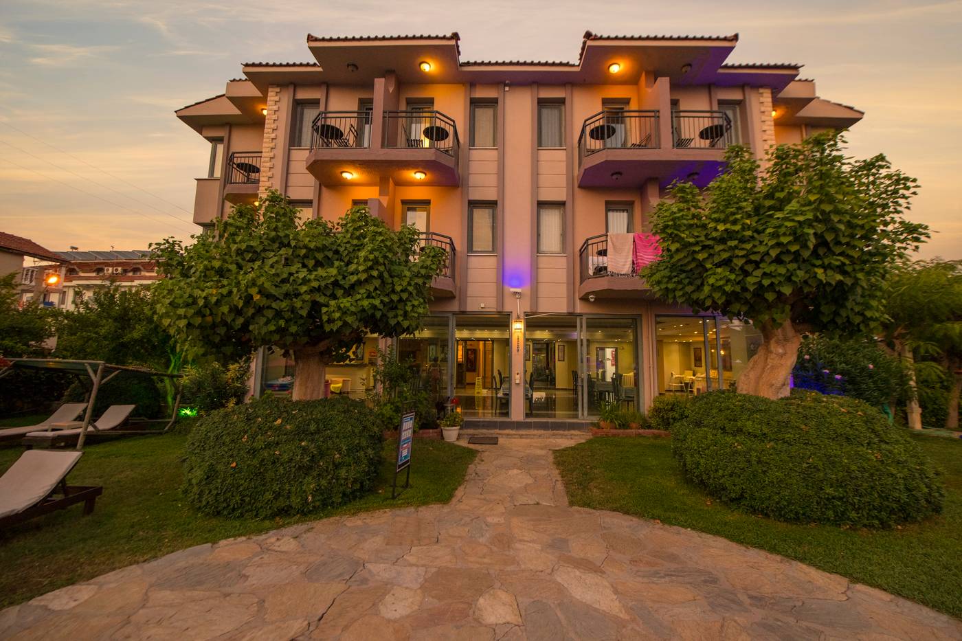 Golden-Moon-Hotel-General-view-6