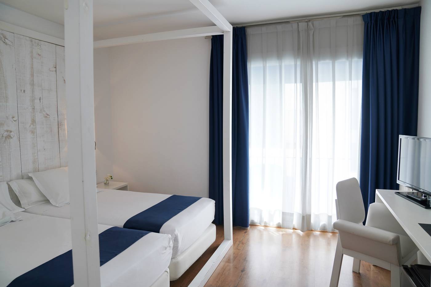 Medium-Sitges-Park-Room-23