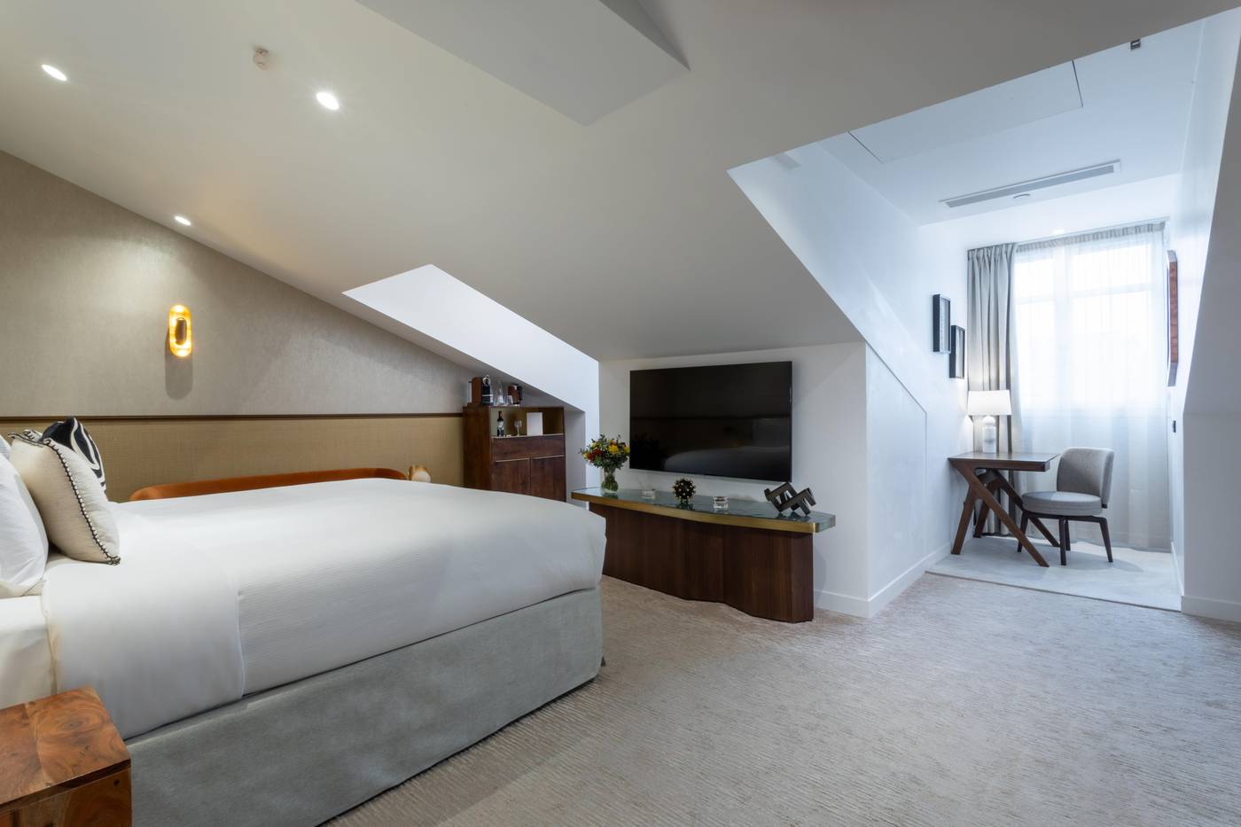 InterContinental-Paris---Champs-Elysees-Etoile--an-IHG-Hotel-Room-38