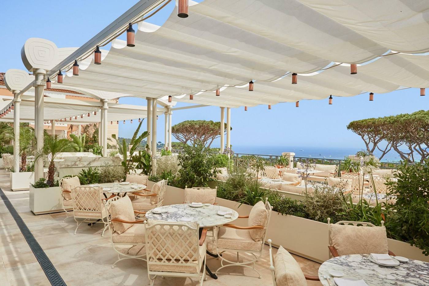 Chateau-de-la-Messardiere-Restaurant-10