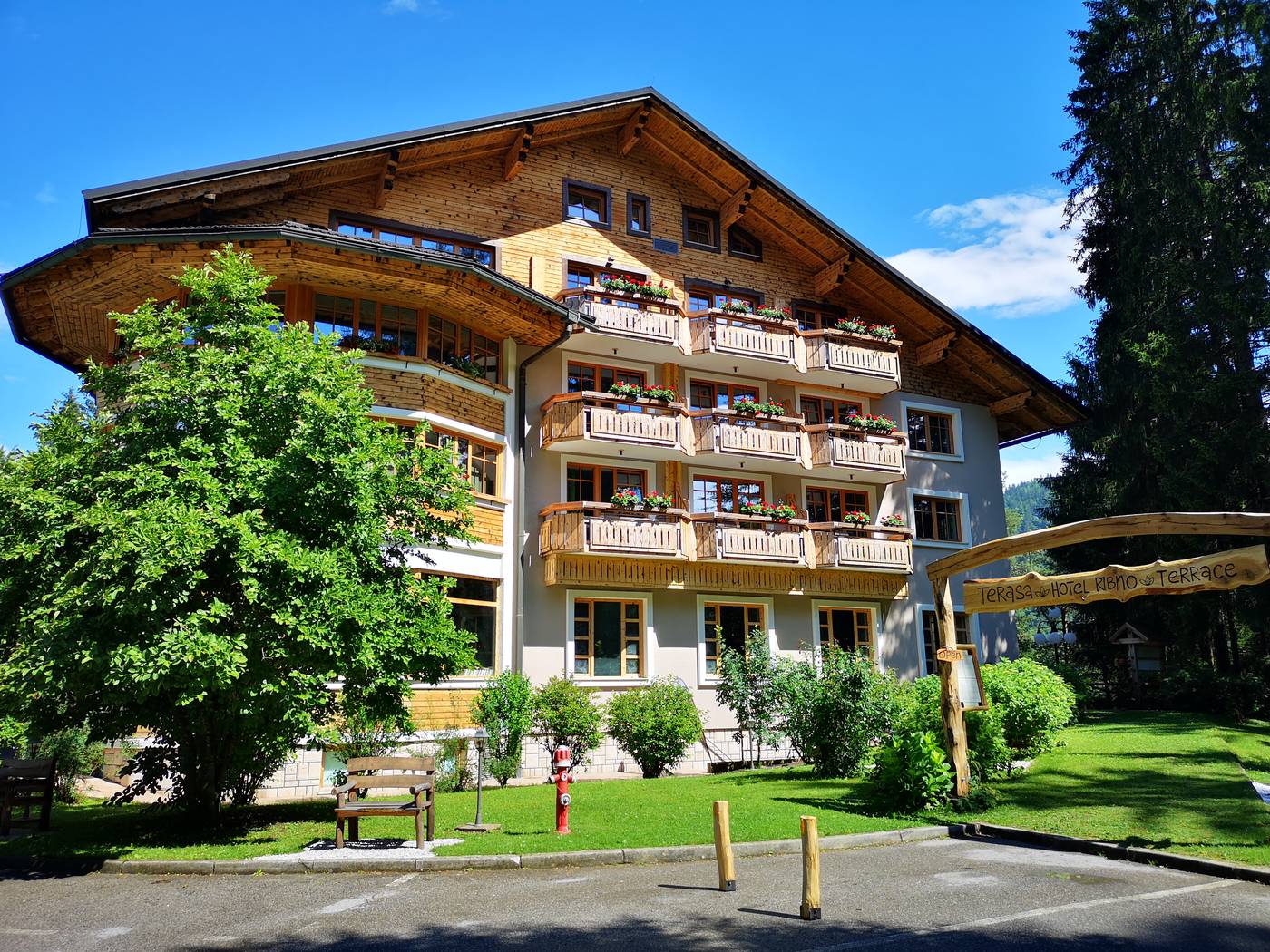 Ribno Alpine Hotel-Slovenia-BLED-General view-2