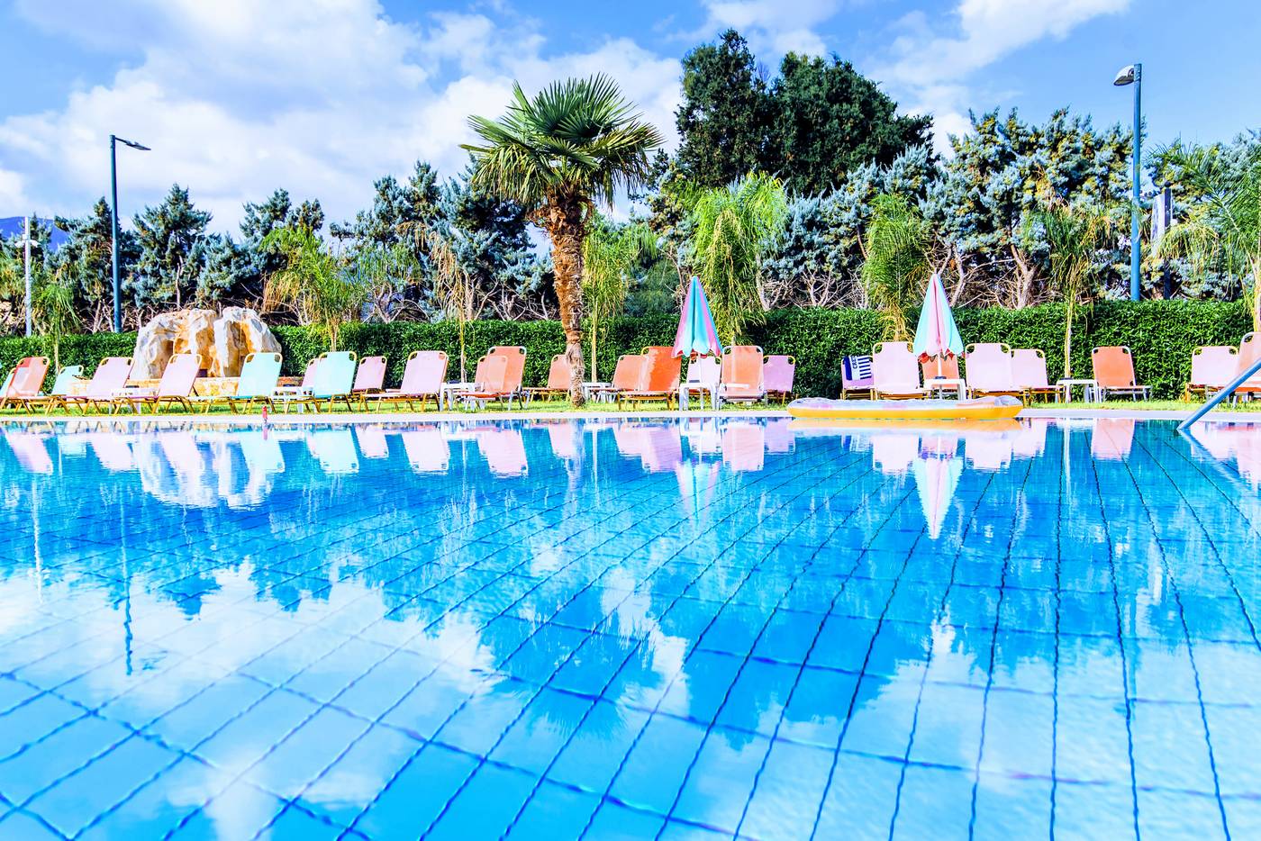 Yiannis-Manos-Apartments-Pool-9