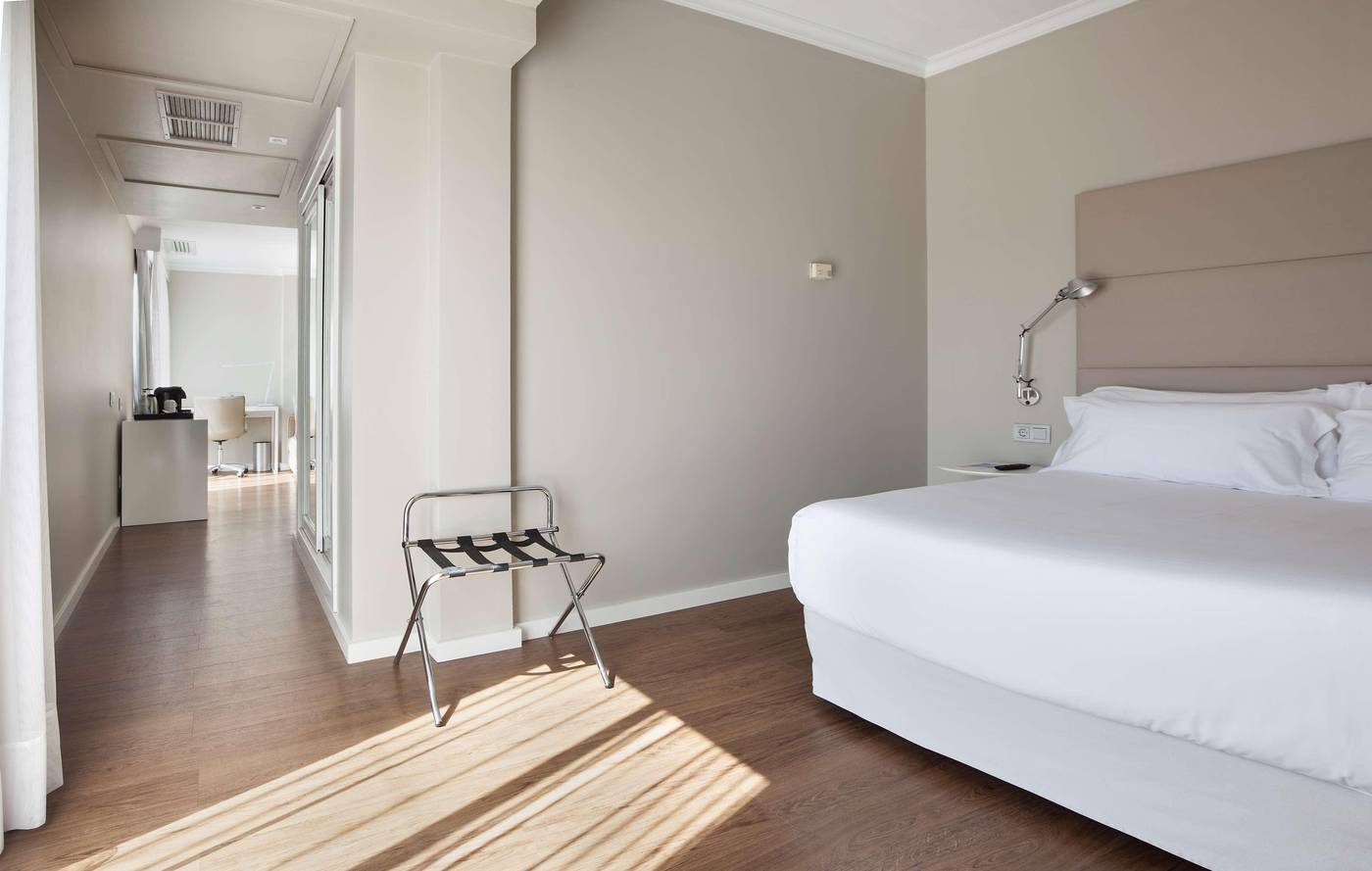 NH-Las-Palmas-Playa-las-Canteras-Room-11