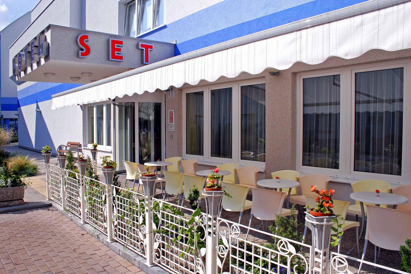 Hotel Set-Slovakia-BRATISLAVA-General view-4