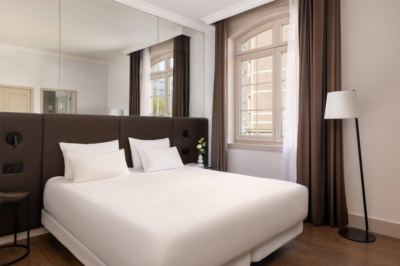 NH-Brussels-Carrefour-De-l-Europe-Room-8