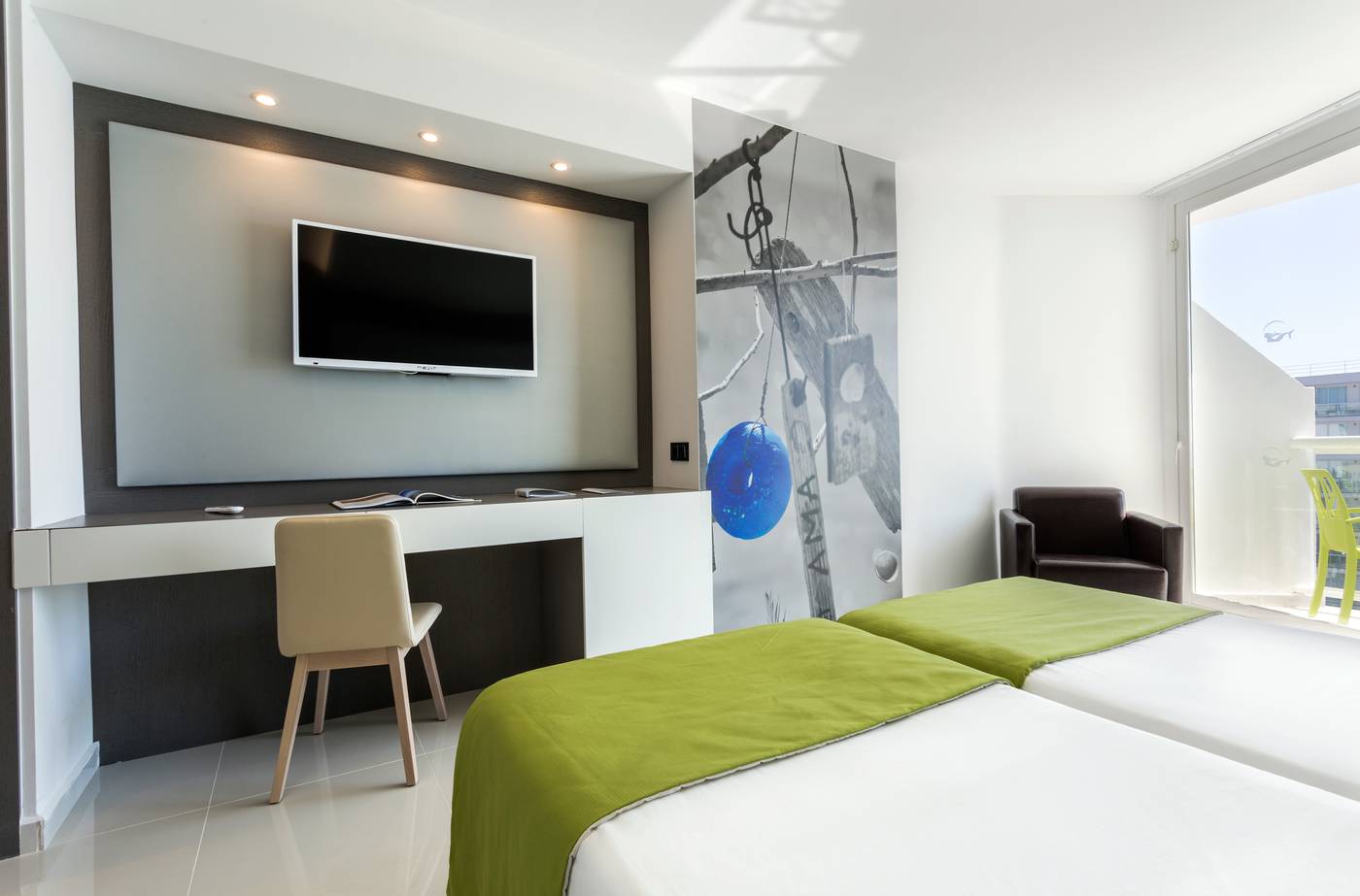 The-Ibiza-Twiins-Room-33