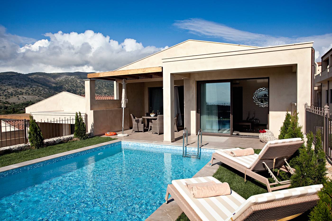 Sivota-Diamond-Room-2