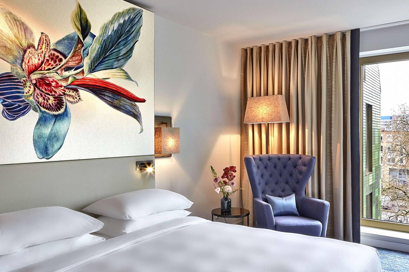 Hyatt-Regency-Amsterdam-Room-42