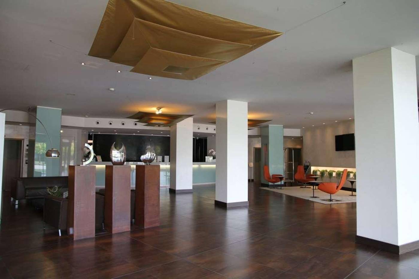 Cruise-Italy-MONTANO LUCINO-Lobby-6