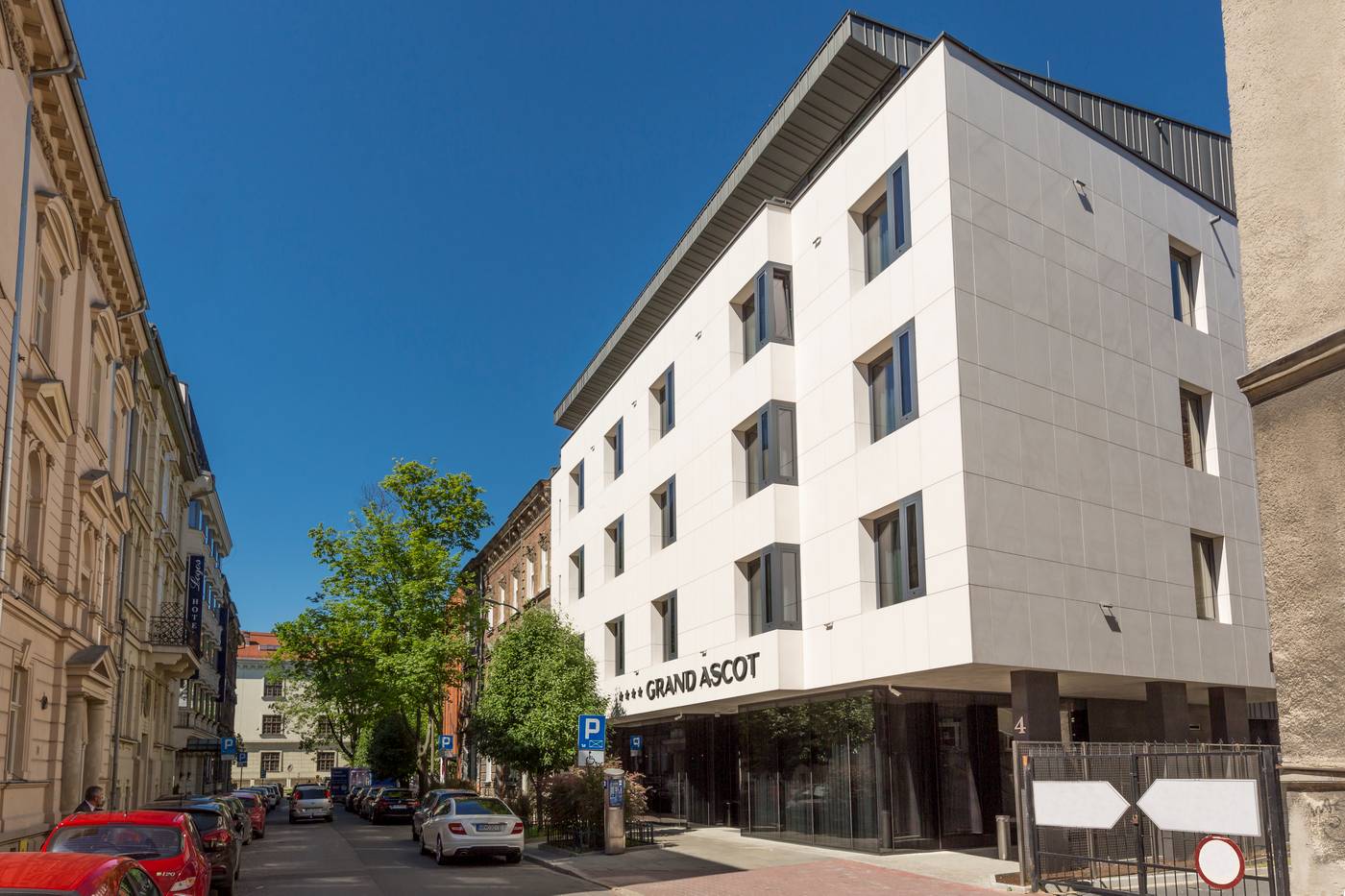 Grand-Ascot-Hotel-General-view-1