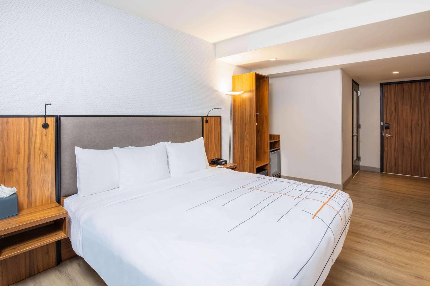 La-Quinta-Inn-and-Suites-Times-Square-South-Room-29