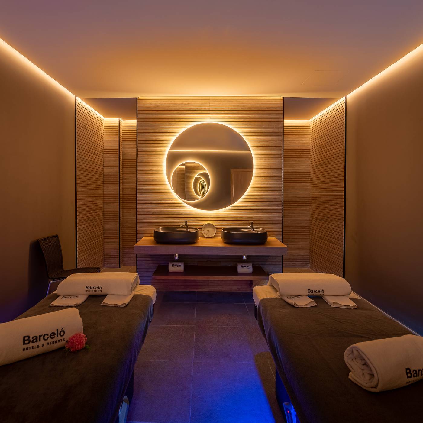 Barcelo-Punta-Umbr----a-Mar-Sports-and-Entertainment-69