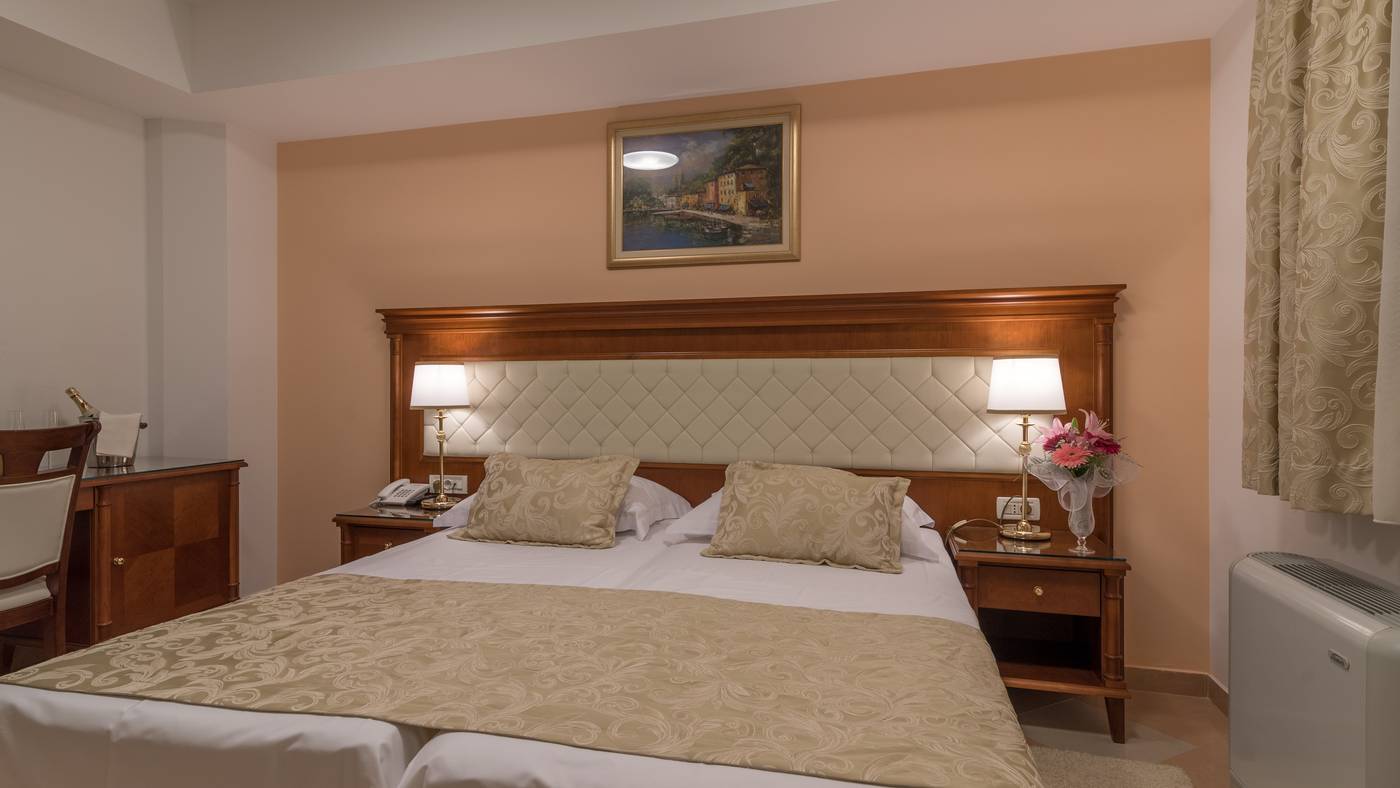 Palace-Trogir-Room-13