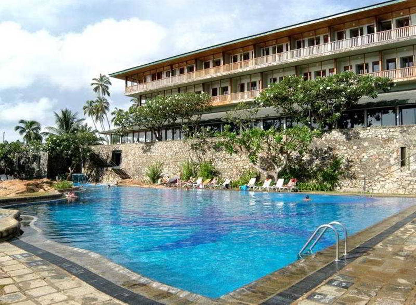 Cinnamon-Bentota-Beach---Signature-Selection-Pool-3
