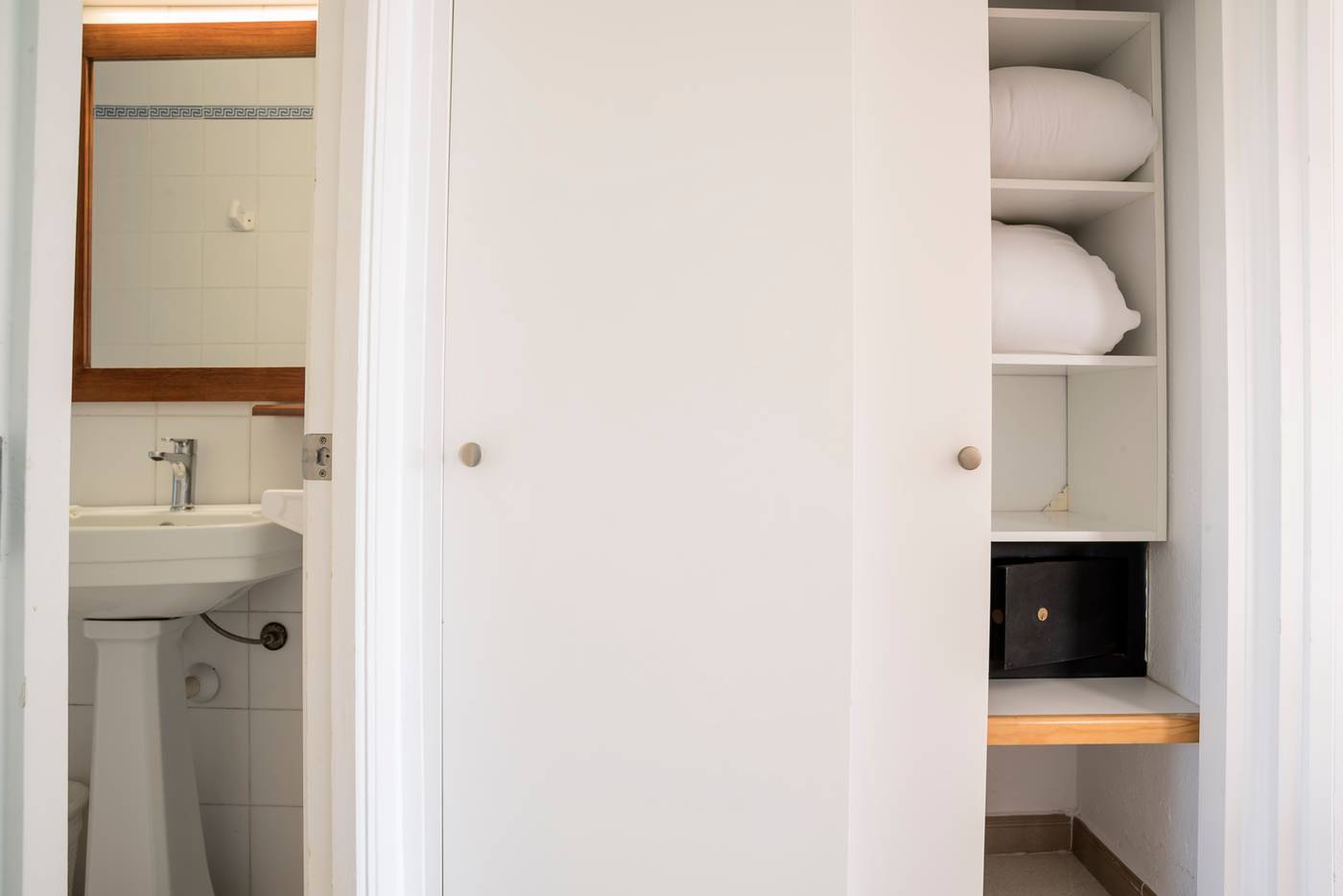 Las-Brisas-I---II-Room-54