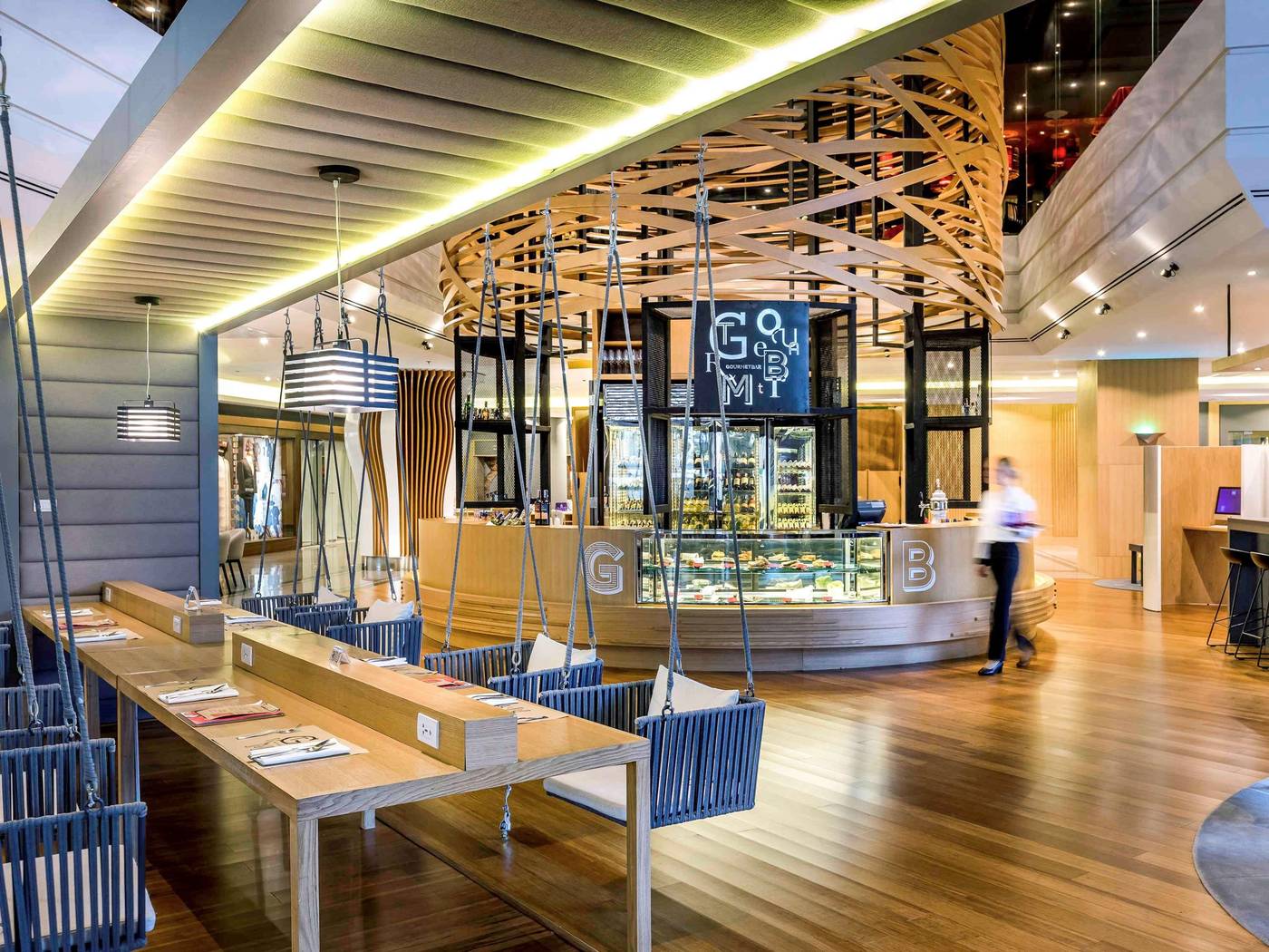 Novotel-Bangkok-on-Siam-Square-Bar-50