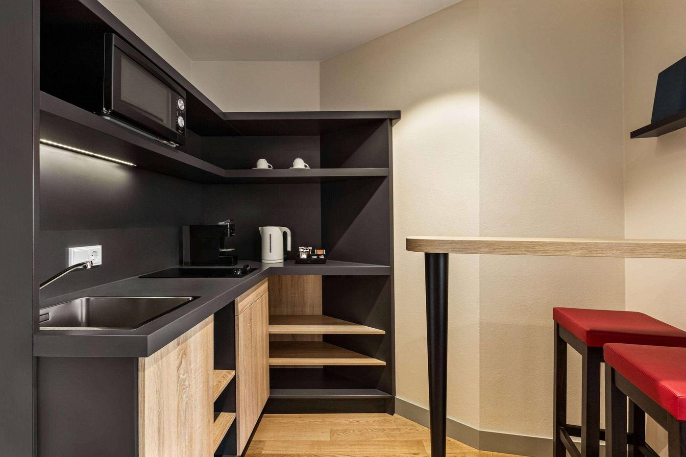 Vienna-House-Easy-by-Wyndham-Munich-Room-12