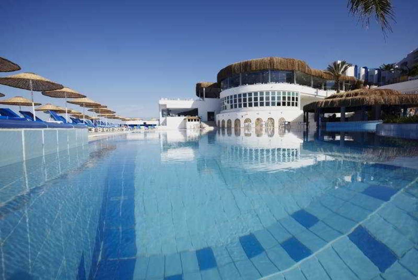 Bodrum-Holiday-Resort-and-Spa-Pool-12