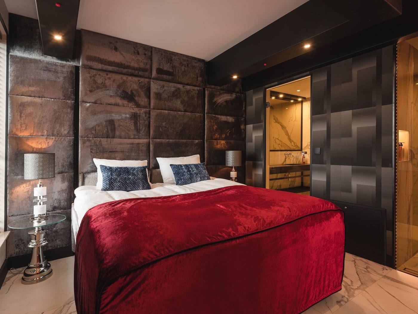 Art-Suites-Hotel-Room-34