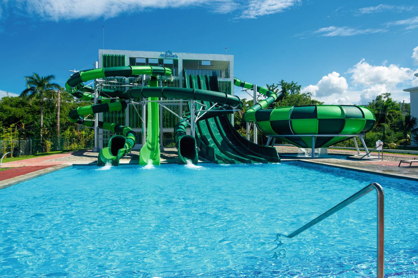 Riu-Montego-Bay-All-Inclusive-Pool-9
