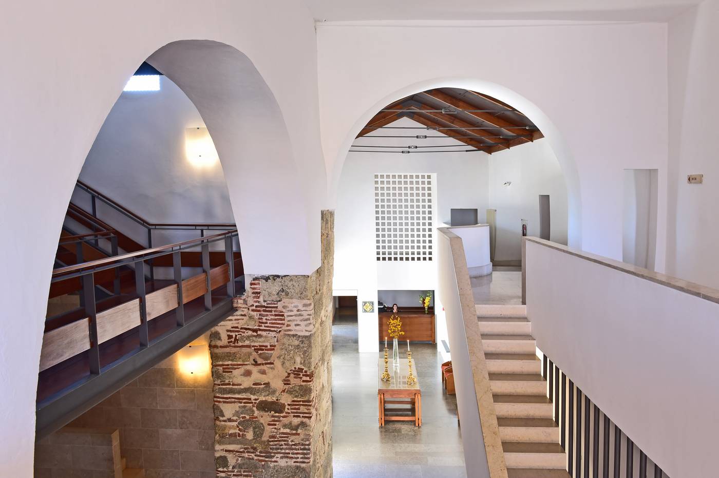 Pousada-Castelo-de-Alcacer-do-Sal-Lobby-8