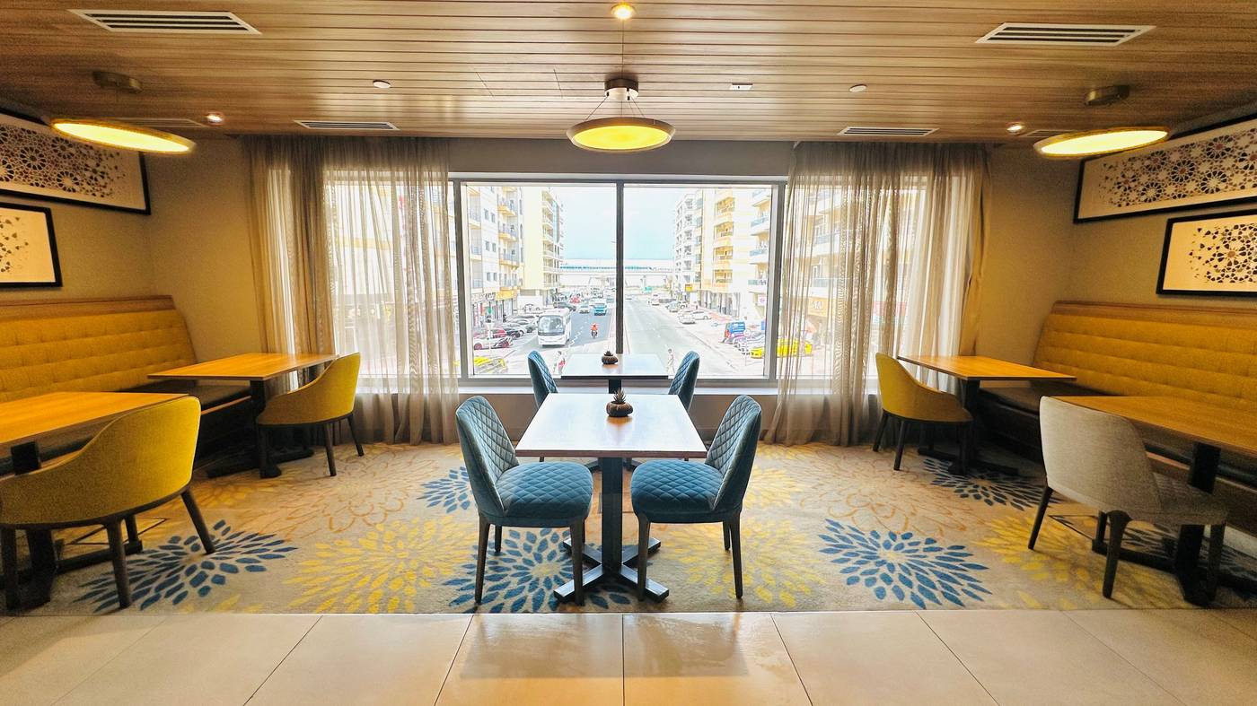 Hampton-by-Hilton-Dubai-Al-Barsha-Restaurant-23