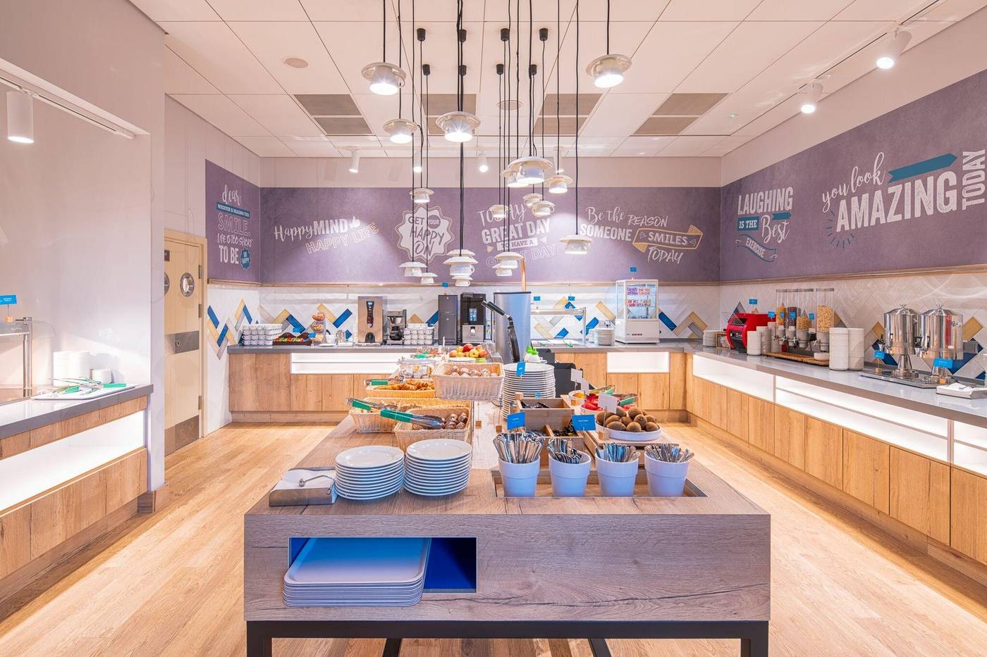 Hampton-by-Hilton-Warsaw-Mokotow-Restaurant-33