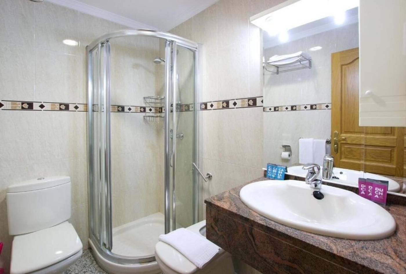 Apartamentos-Nuria-Sol-Room-29