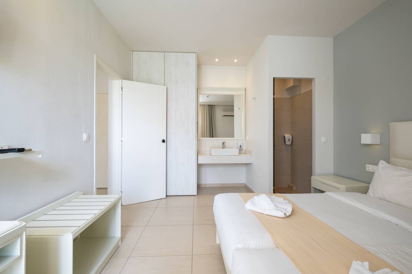 Dimitrios-Beach-Hotel-Room-24