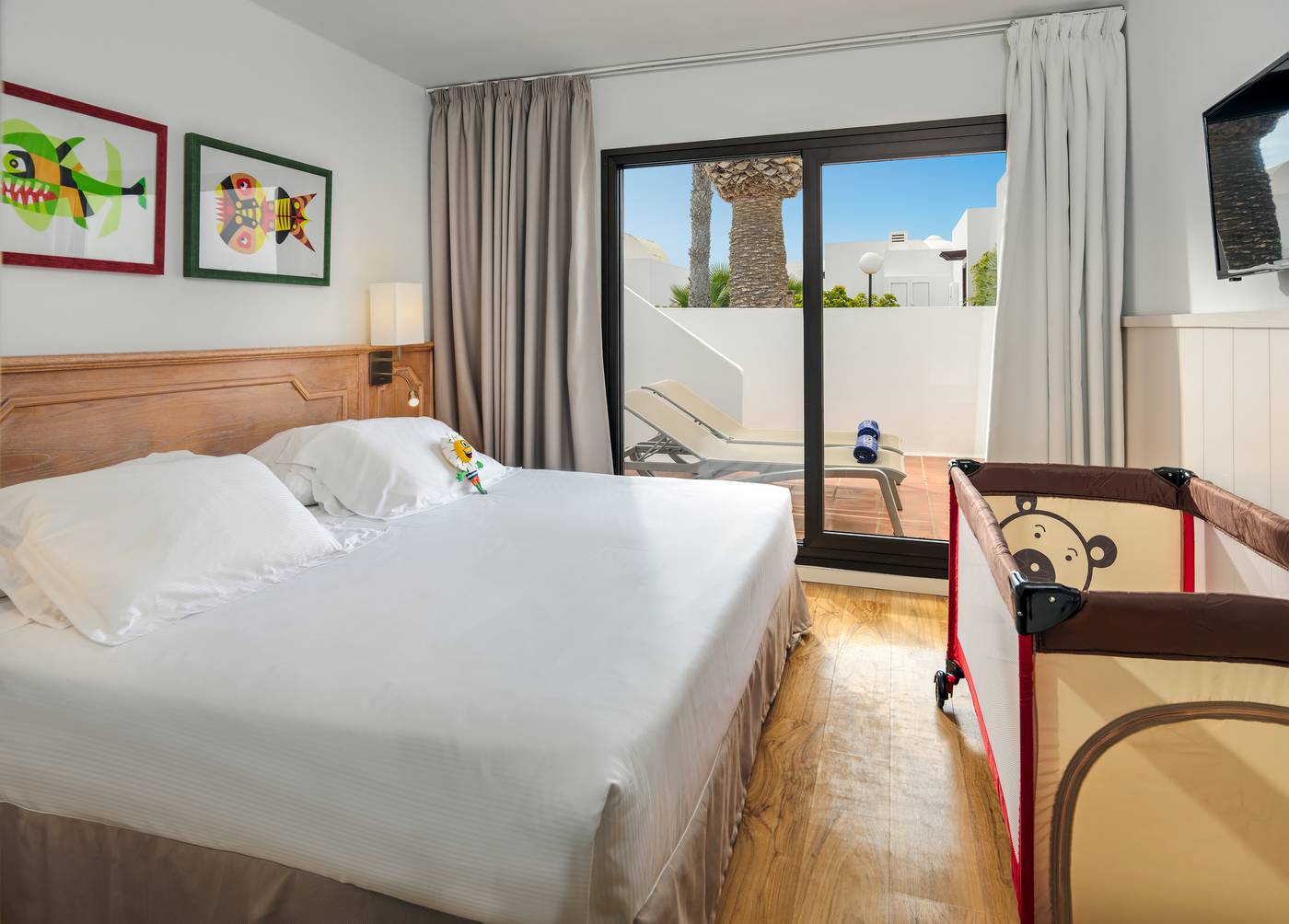 H10-Suites-Lanzarote-Gardens-Room-18
