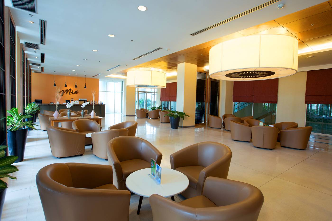 Centara-Life-Government-Complex-Hotel---Convention-Bar-1