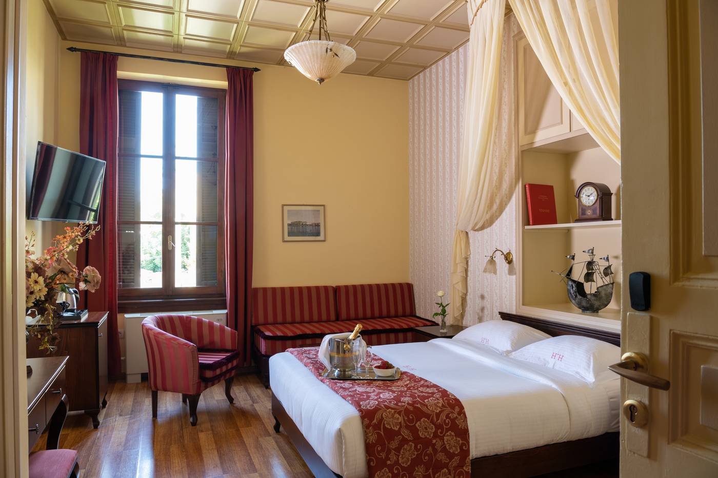 Halepa-Room-19