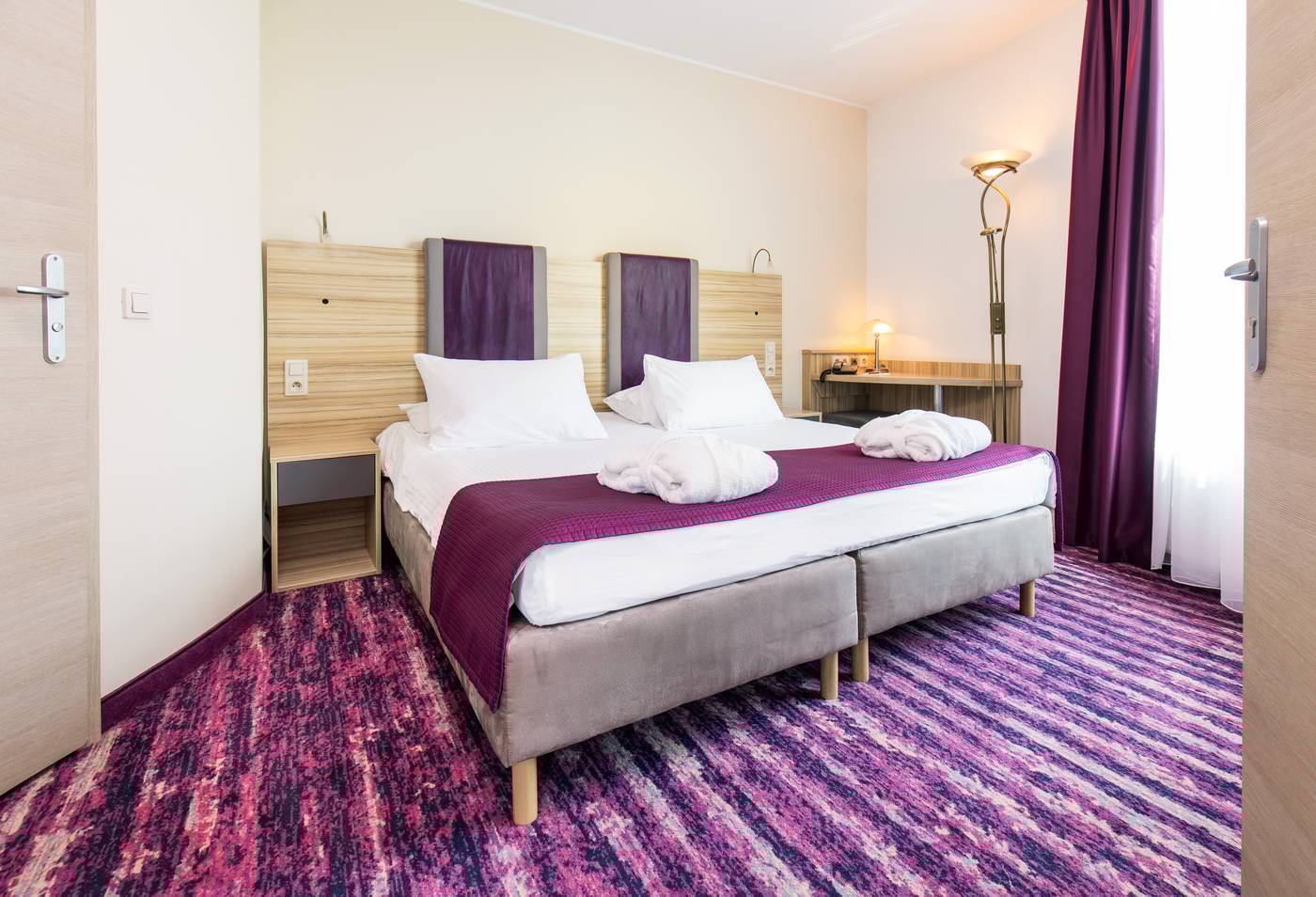 Galaxy-Hotel-Room-16