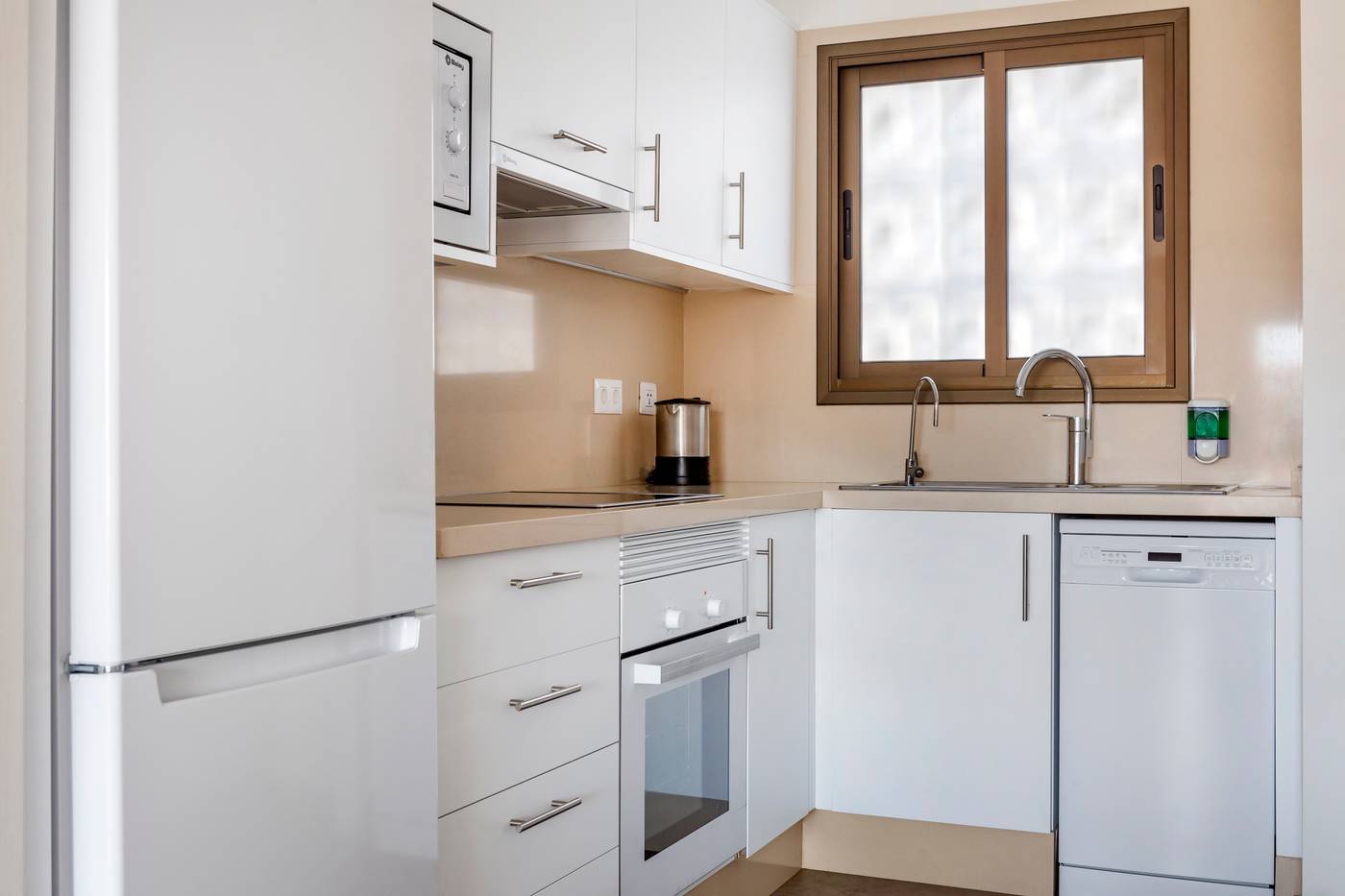 Sunset-Bay-Club-Room-32