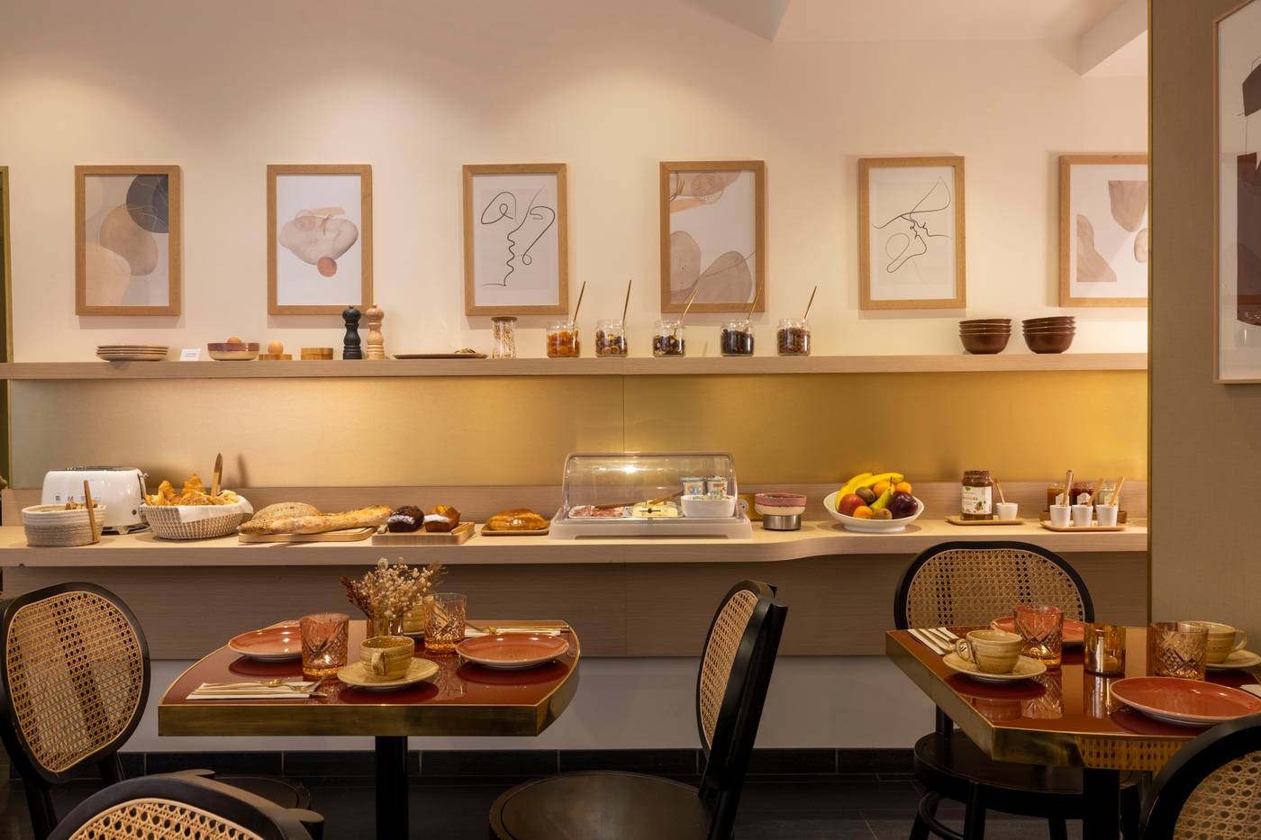 Bailli-de-Suffren-Restaurant-17