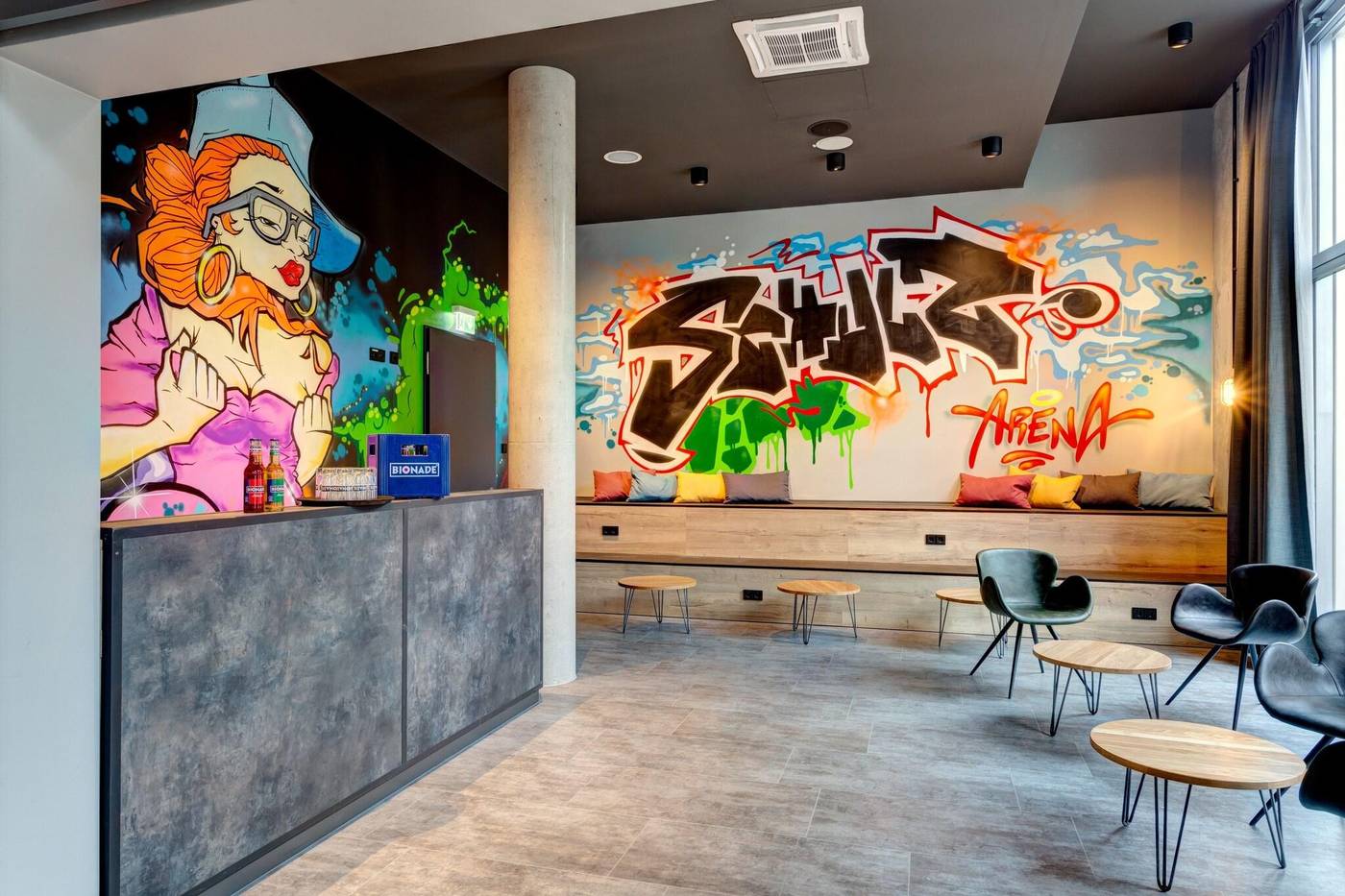 Schulz-Hotel-Berlin-Wall-At-The-East-Side-Gallery-Sports-and-Entertainment-21