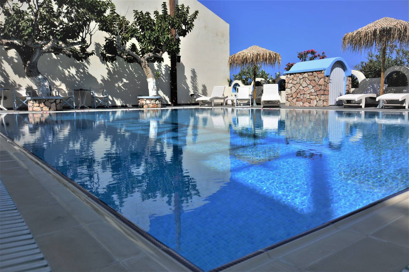 Artemis-Hotel-Kamari-Pool-2