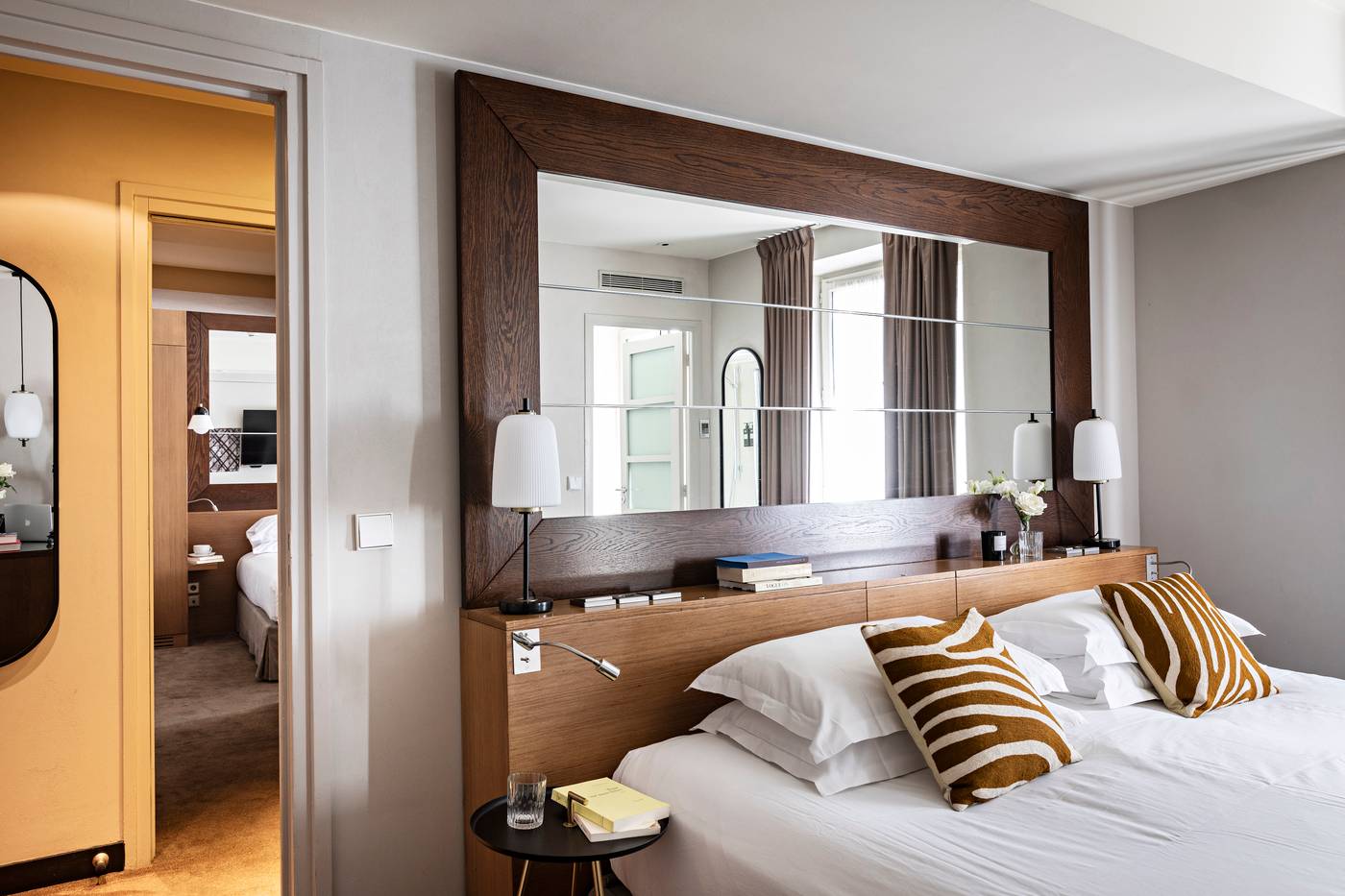 Holiday-Inn-Paris-Palais-de-lElysee-Room-6