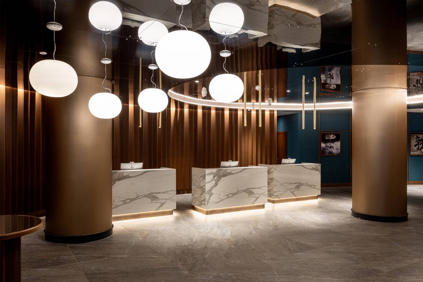 Conference-Florentia-Hotel-Lobby-38