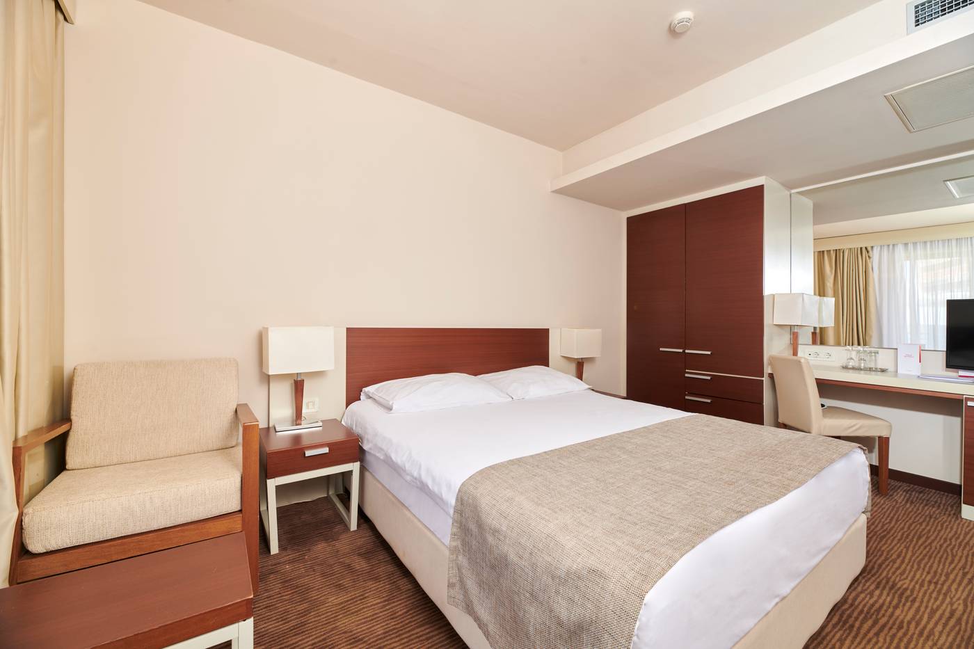 Hotel-Albatros-Plava-Laguna-Room-22