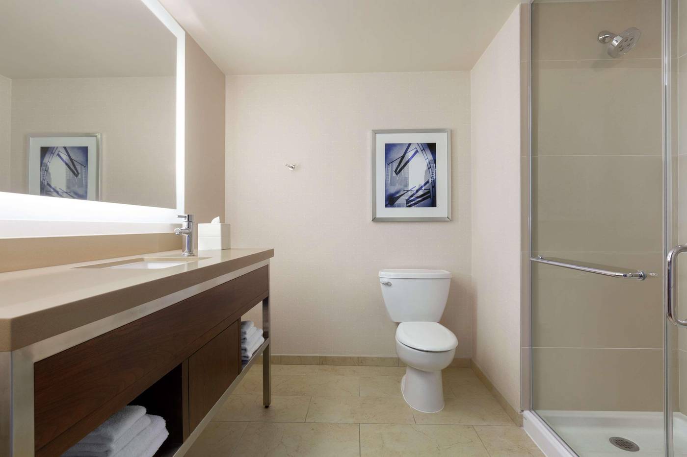 Hilton-New-York-Times-Square-Room-48